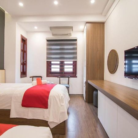 Queen'S Hotel Hanoi Bagian luar foto