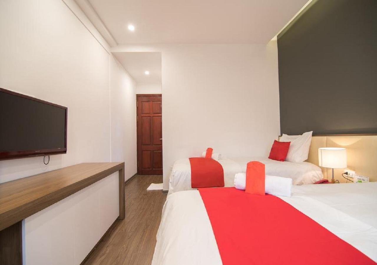 Queen'S Hotel Hanoi Bagian luar foto