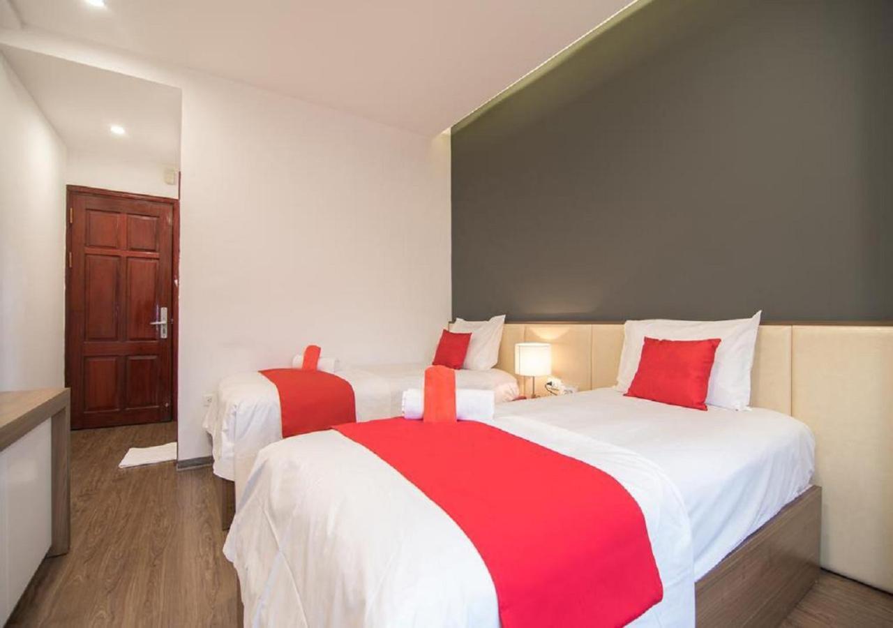 Queen'S Hotel Hanoi Bagian luar foto